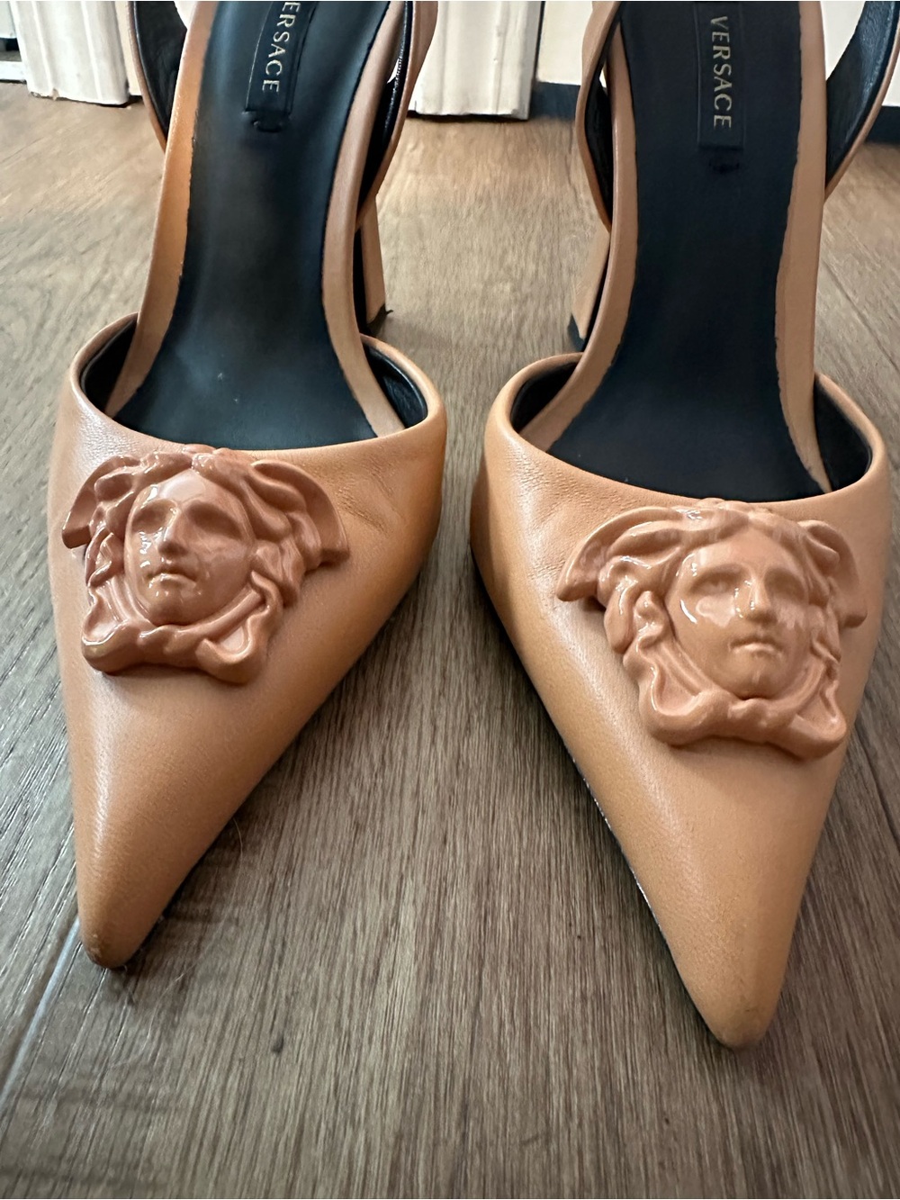 Versace Medusa Pointed Slingback Heel - Picture 3 of 8